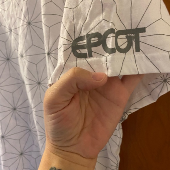 Disney Parks Epcot tee - Picture 2 of 3
